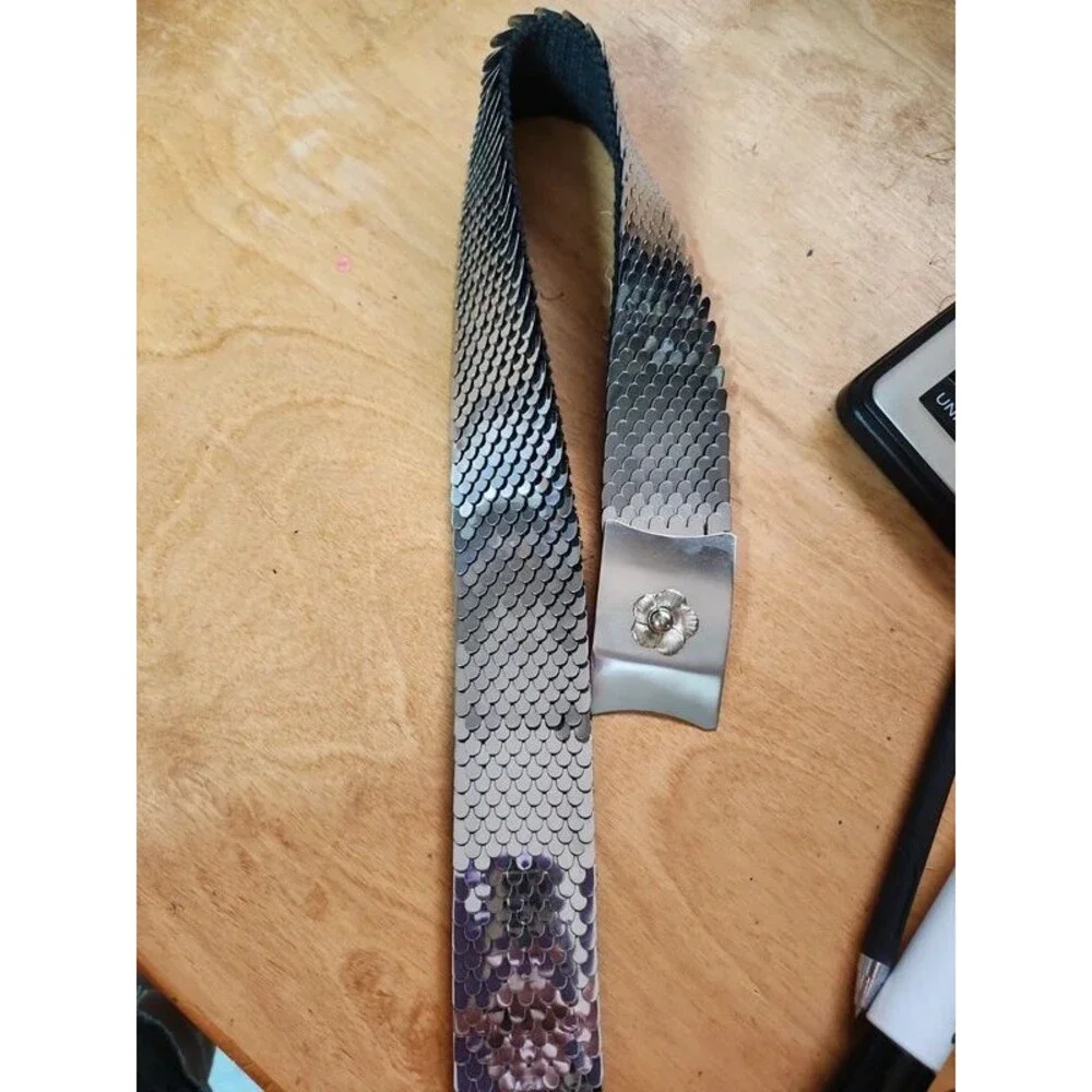 70's  metal stretch  belt 24 to 34 in